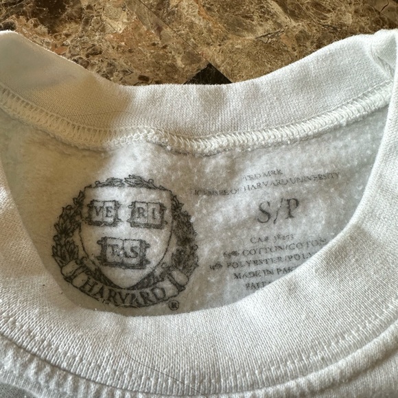 Cute Harvard sweatshirt - Picture 2 of 2